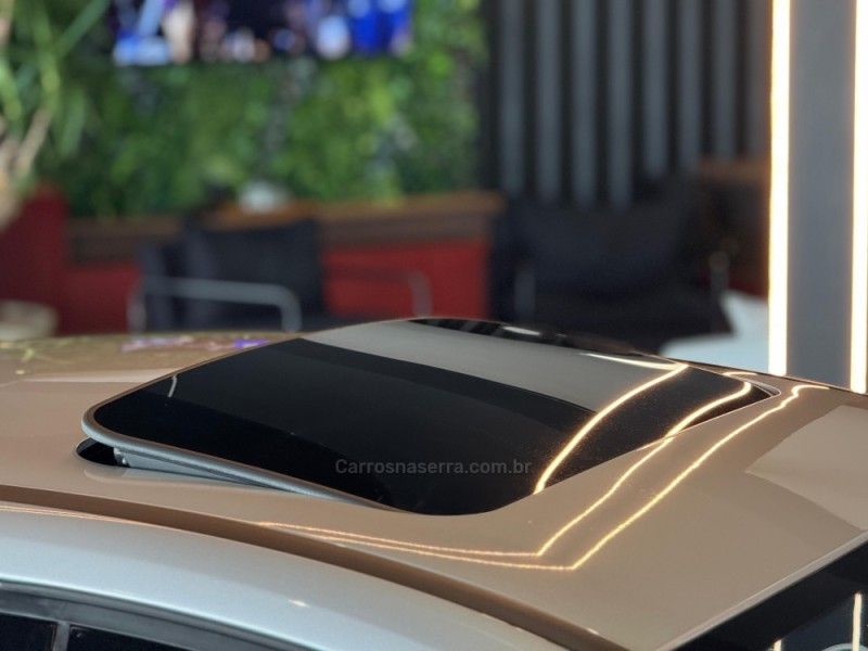 FORD FOCUS 2.0 TITANIUM PLUS 16V 2018/2019 GRIFFCAR MULTIMARCAS DOIS IRMÃOS / Carros no Vale