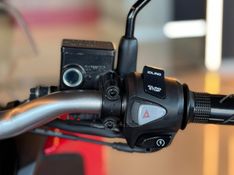 HONDA ADV 150 2023/2024 GRIFFCAR MULTIMARCAS DOIS IRMÃOS / Carros no Vale