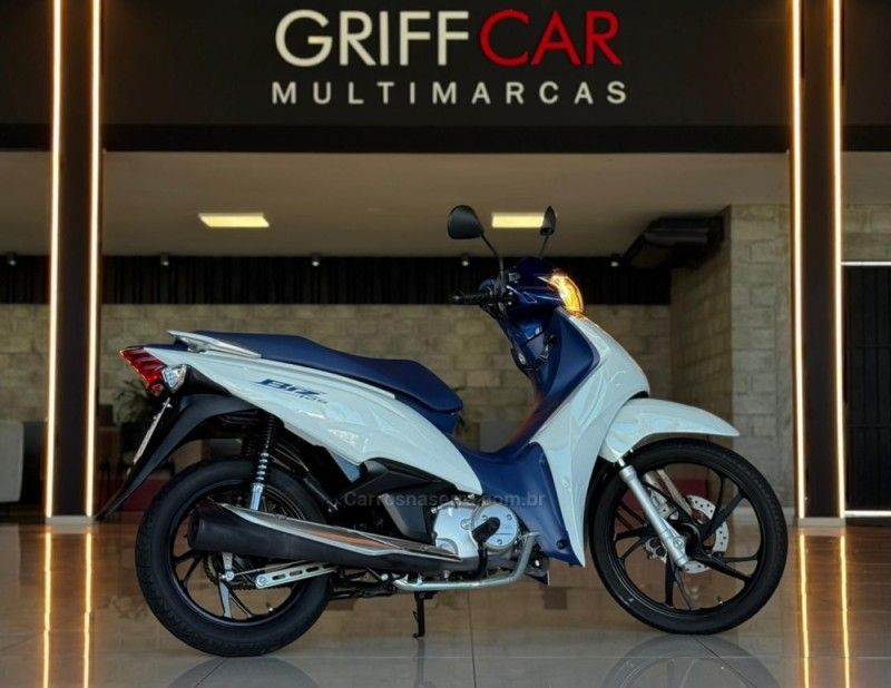 Honda Motos BIZ 125 2024/2024 GRIFFCAR MULTIMARCAS DOIS IRMÃOS / Carros no Vale