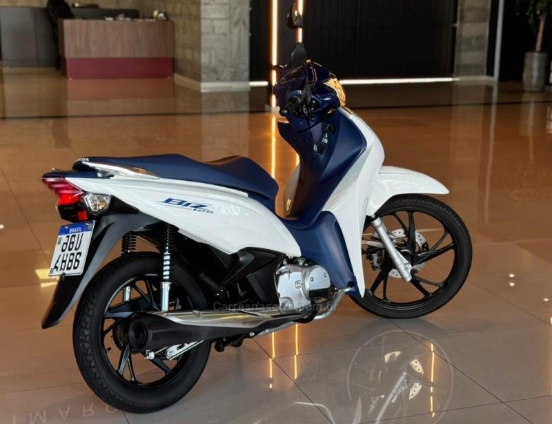 Honda Motos BIZ 125 2024/2024 GRIFFCAR MULTIMARCAS DOIS IRMÃOS / Carros no Vale