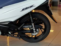 Honda Motos BIZ 125 2024/2024 GRIFFCAR MULTIMARCAS DOIS IRMÃOS / Carros no Vale