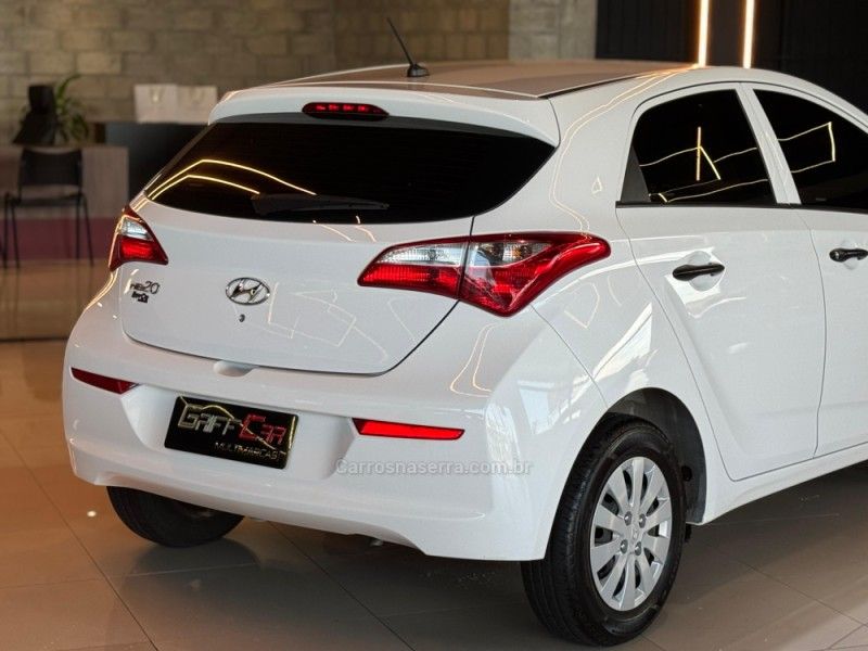 HYUNDAI HB20 1.0 COMFORT STYLE 12V 2016/2016 GRIFFCAR MULTIMARCAS DOIS IRMÃOS / Carros no Vale