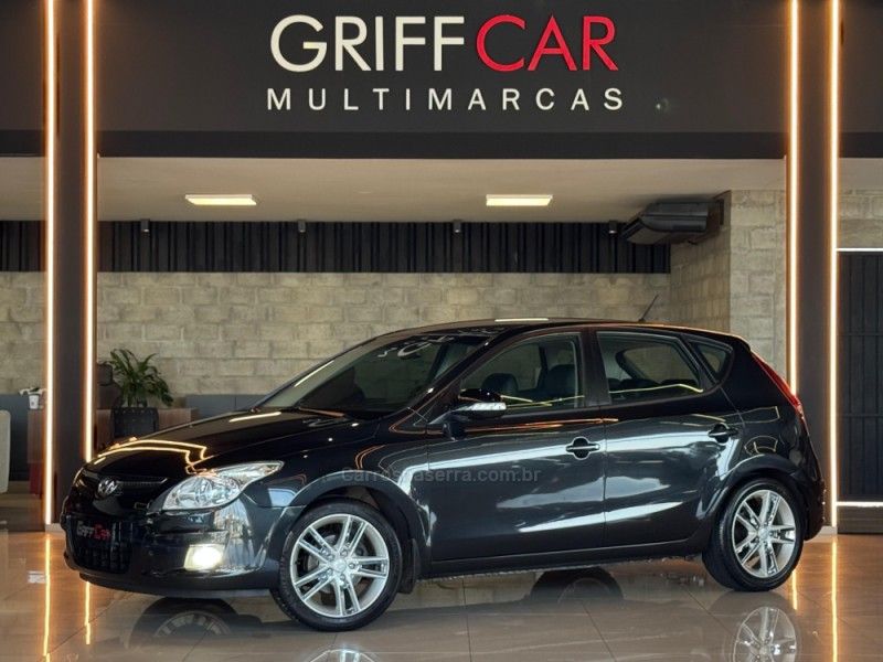 HYUNDAI I30 2.0 MPI 16V 2009/2010 GRIFFCAR MULTIMARCAS DOIS IRMÃOS / Carros no Vale