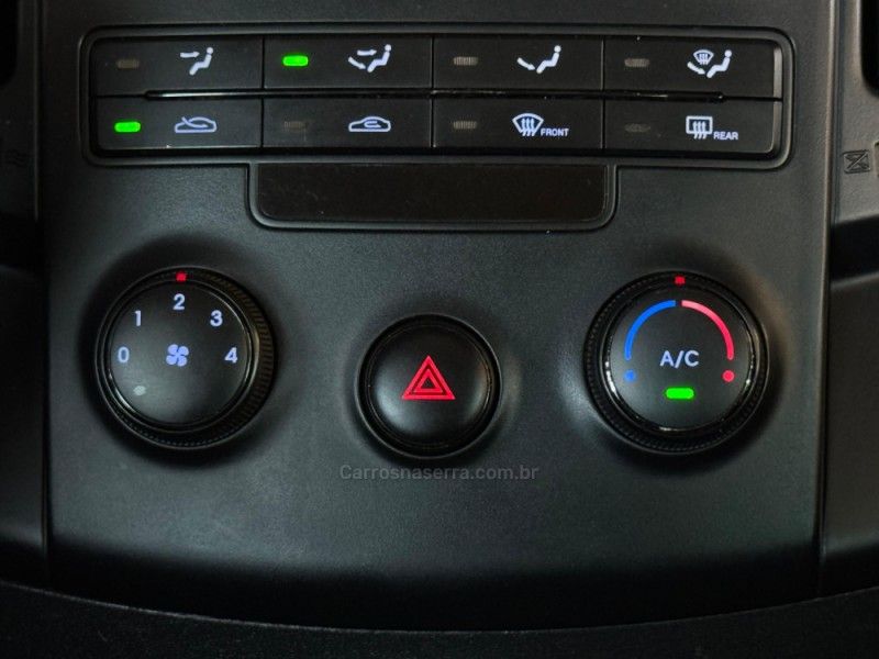 HYUNDAI I30 2.0 MPI 16V 2009/2010 GRIFFCAR MULTIMARCAS DOIS IRMÃOS / Carros no Vale