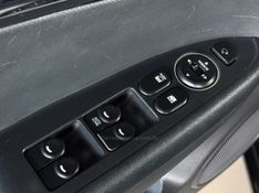 HYUNDAI I30 2.0 MPI 16V 2009/2010 GRIFFCAR MULTIMARCAS DOIS IRMÃOS / Carros no Vale