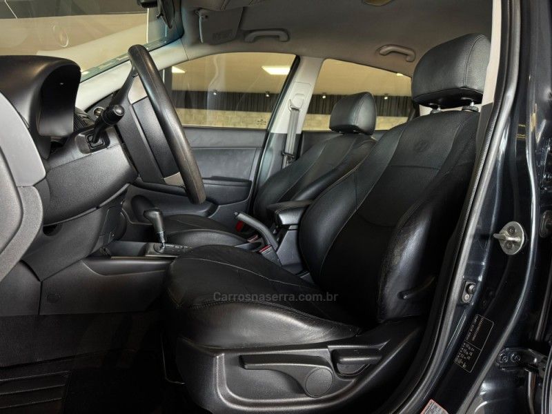 HYUNDAI I30 2.0 MPI 16V 2009/2010 GRIFFCAR MULTIMARCAS DOIS IRMÃOS / Carros no Vale