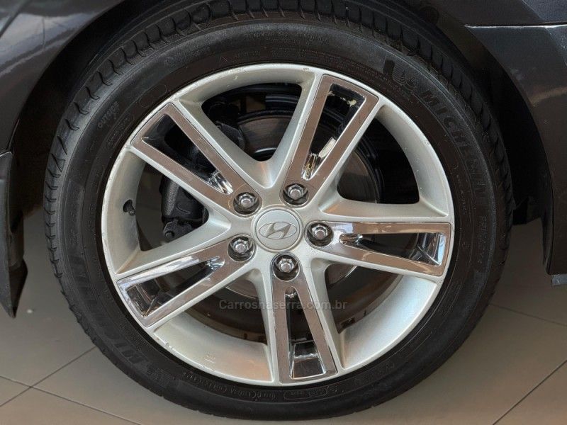 HYUNDAI I30 2.0 MPI 16V 2009/2010 GRIFFCAR MULTIMARCAS DOIS IRMÃOS / Carros no Vale