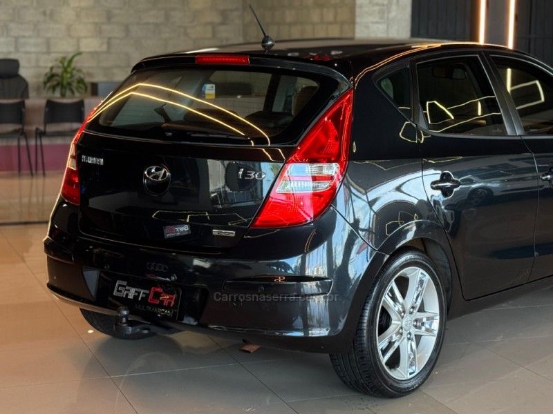 HYUNDAI I30 2.0 MPI 16V 2009/2010 GRIFFCAR MULTIMARCAS DOIS IRMÃOS / Carros no Vale