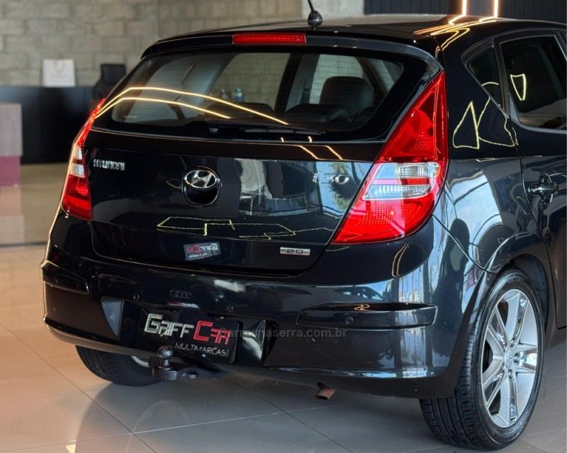 HYUNDAI I30 2.0 MPI 16V 2009/2010 GRIFFCAR MULTIMARCAS DOIS IRMÃOS / Carros no Vale