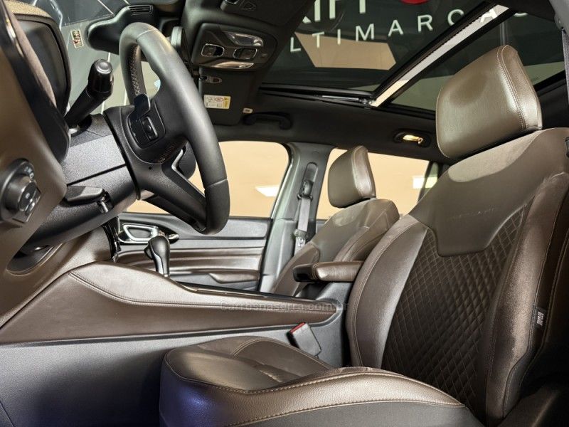 JEEP COMMANDER 1.3 OVERLAND T270 16V 4X2 TURBO 2023/2023 GRIFFCAR MULTIMARCAS DOIS IRMÃOS / Carros no Vale