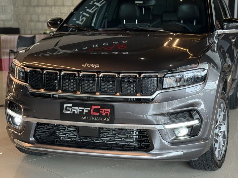 JEEP COMMANDER 1.3 OVERLAND T270 16V 4X2 TURBO 2023/2023 GRIFFCAR MULTIMARCAS DOIS IRMÃOS / Carros no Vale