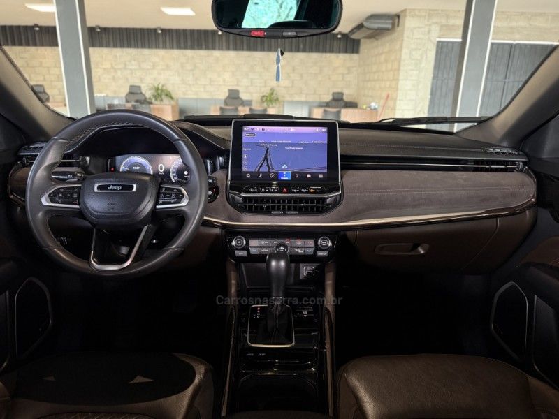 JEEP COMMANDER 1.3 OVERLAND T270 16V 4X2 TURBO 2023/2023 GRIFFCAR MULTIMARCAS DOIS IRMÃOS / Carros no Vale