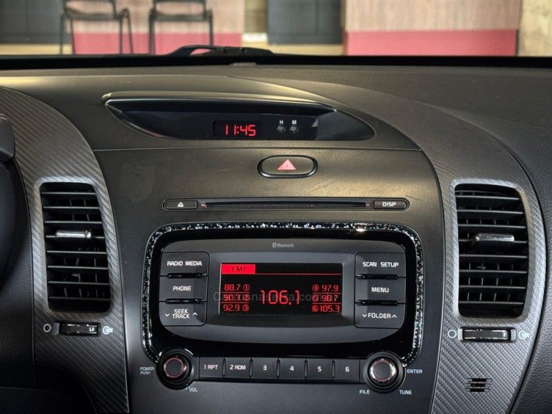 KIA CERATO 1.6 16V SX4 2018/2019 GRIFFCAR MULTIMARCAS DOIS IRMÃOS / Carros no Vale