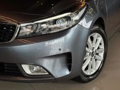 KIA CERATO 1.6 16V SX4 2018/2019 GRIFFCAR MULTIMARCAS DOIS IRMÃOS / Carros no Vale