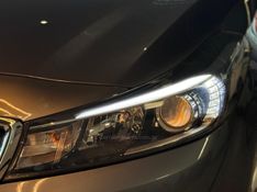 KIA CERATO 1.6 16V SX4 2018/2019 GRIFFCAR MULTIMARCAS DOIS IRMÃOS / Carros no Vale