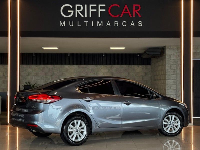 KIA CERATO 1.6 16V SX4 2018/2019 GRIFFCAR MULTIMARCAS DOIS IRMÃOS / Carros no Vale