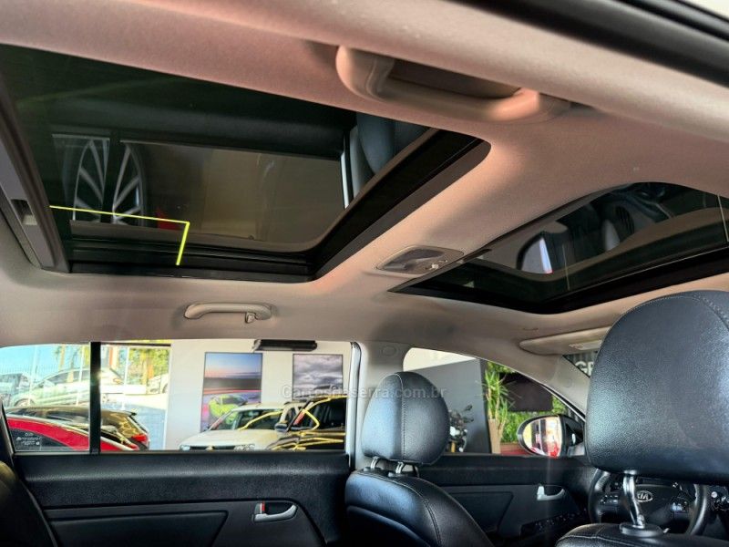 KIA SPORTAGE 2.0 EX 4X2 16V 2013/2014 GRIFFCAR MULTIMARCAS DOIS IRMÃOS / Carros no Vale