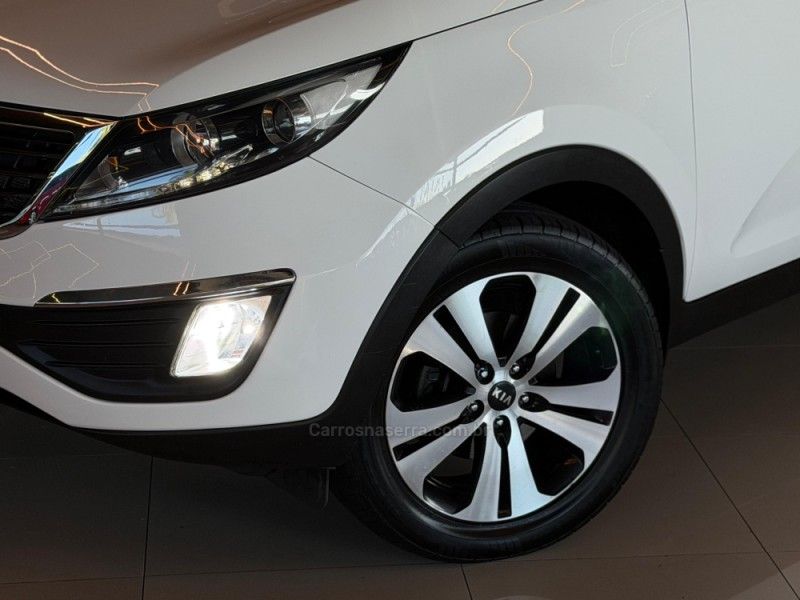 KIA SPORTAGE 2.0 EX 4X2 16V 2013/2014 GRIFFCAR MULTIMARCAS DOIS IRMÃOS / Carros no Vale