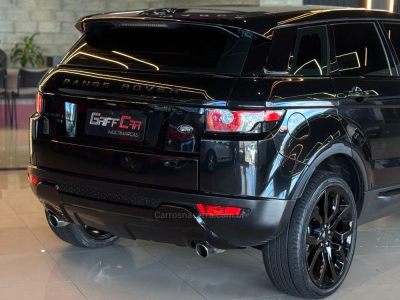 LAND ROVER RANGE ROVER EVOQUE 2.0 PRESTIGE 4WD 16V 2013/2013 GRIFFCAR MULTIMARCAS DOIS IRMÃOS / Carros no Vale