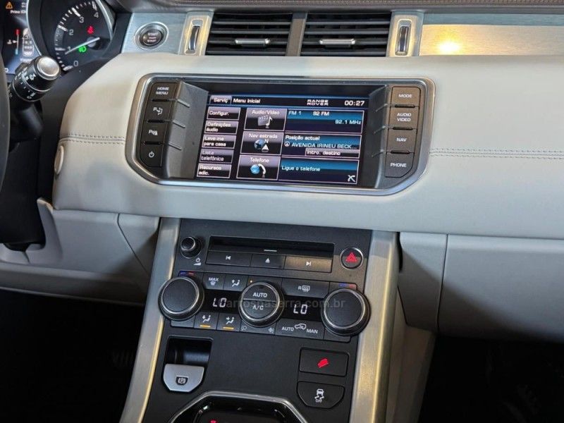 LAND ROVER RANGE ROVER EVOQUE 2.0 PRESTIGE 4WD 16V 2013/2013 GRIFFCAR MULTIMARCAS DOIS IRMÃOS / Carros no Vale