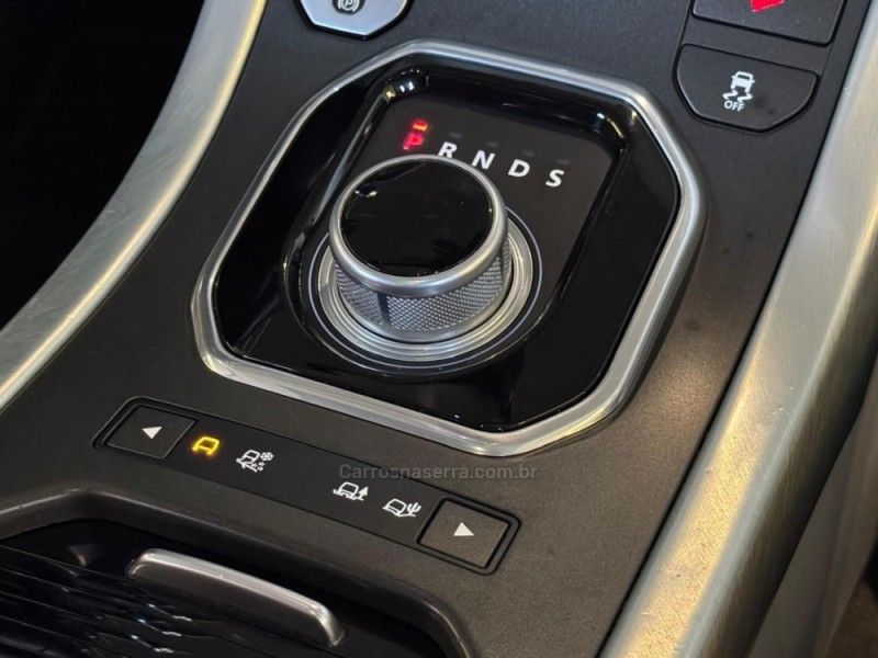 LAND ROVER RANGE ROVER EVOQUE 2.0 PRESTIGE 4WD 16V 2013/2013 GRIFFCAR MULTIMARCAS DOIS IRMÃOS / Carros no Vale