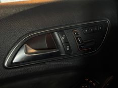 MERCEDES-BENZ A 250 2.0 SPORT TURBO AUTOMATIZADO 2014/2014 GRIFFCAR MULTIMARCAS DOIS IRMÃOS / Carros no Vale