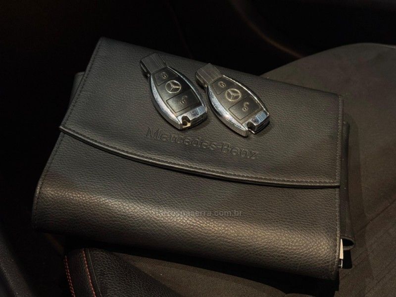 MERCEDES-BENZ A 250 2.0 SPORT TURBO AUTOMATIZADO 2014/2014 GRIFFCAR MULTIMARCAS DOIS IRMÃOS / Carros no Vale