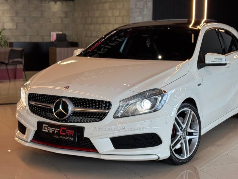 MERCEDES-BENZ A 250 2.0 SPORT TURBO AUTOMATIZADO 2014/2014 GRIFFCAR MULTIMARCAS DOIS IRMÃOS / Carros no Vale