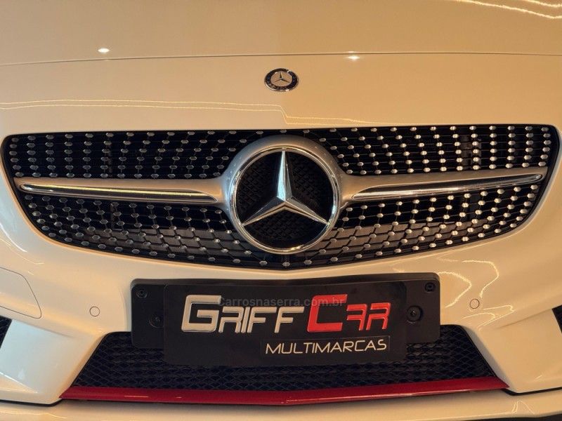 MERCEDES-BENZ A 250 2.0 SPORT TURBO AUTOMATIZADO 2014/2014 GRIFFCAR MULTIMARCAS DOIS IRMÃOS / Carros no Vale