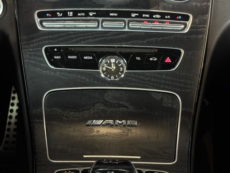 MERCEDES-BENZ C 250 2.0 CGI SPORT TURBO 16V 2016/2016 GRIFFCAR MULTIMARCAS DOIS IRMÃOS / Carros no Vale