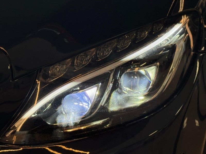 MERCEDES-BENZ C 250 2.0 CGI SPORT TURBO 16V 2016/2016 GRIFFCAR MULTIMARCAS DOIS IRMÃOS / Carros no Vale
