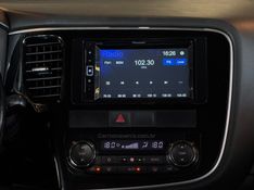 MITSUBISHI OUTLANDER 3.0 GT 4X4 V6 24V 2013/2014 GRIFFCAR MULTIMARCAS DOIS IRMÃOS / Carros no Vale