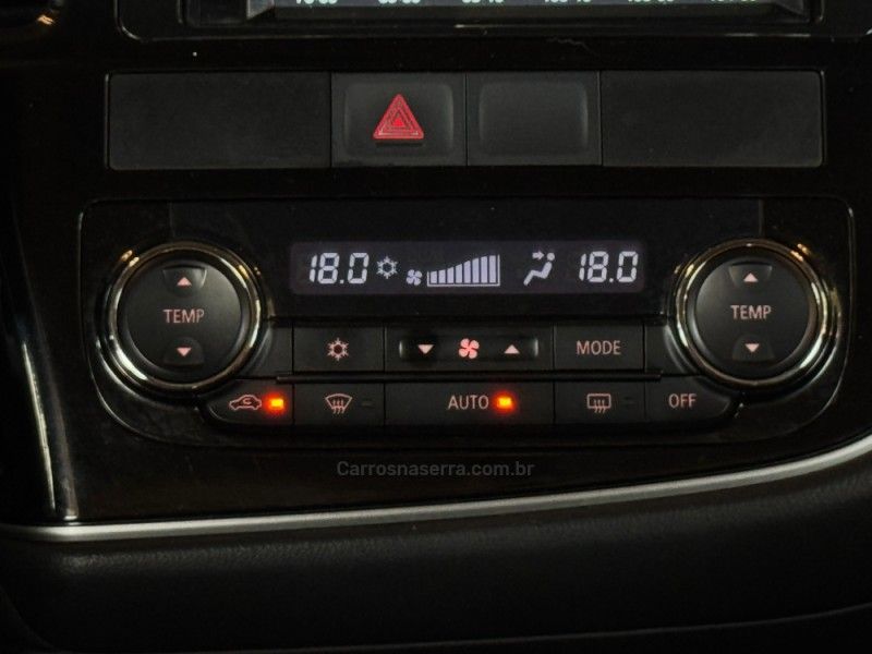 MITSUBISHI OUTLANDER 3.0 GT 4X4 V6 24V 2013/2014 GRIFFCAR MULTIMARCAS DOIS IRMÃOS / Carros no Vale