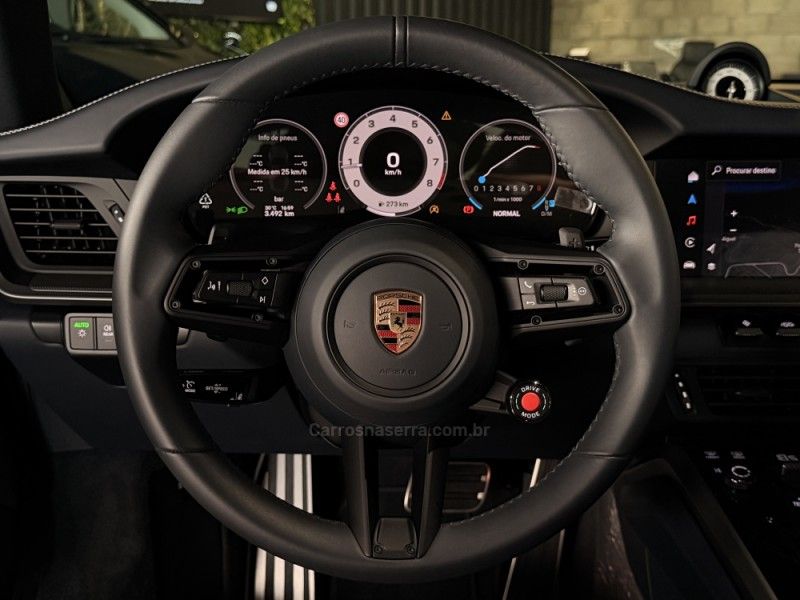 PORSCHE 911 3.0 CARRERA COUPÉ 2025/2026 GRIFFCAR MULTIMARCAS DOIS IRMÃOS / Carros no Vale