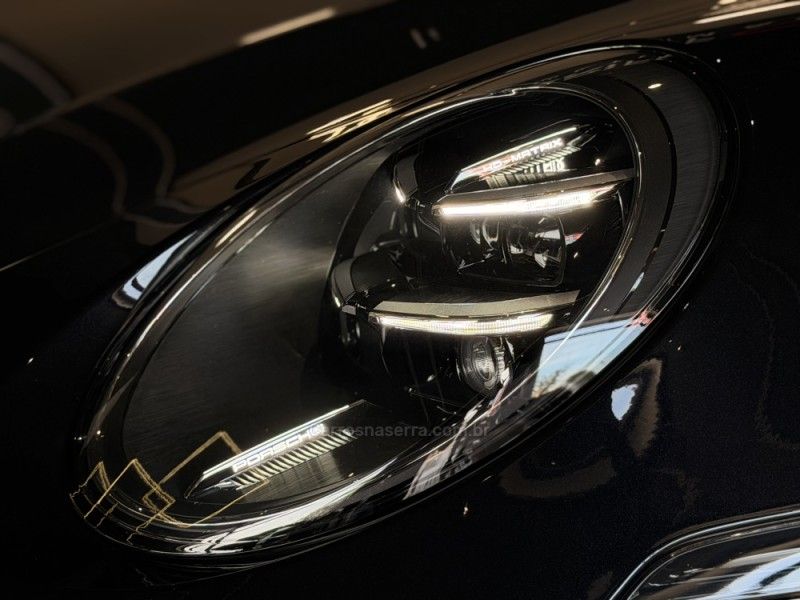 PORSCHE 911 3.0 CARRERA COUPÉ 2025/2026 GRIFFCAR MULTIMARCAS DOIS IRMÃOS / Carros no Vale