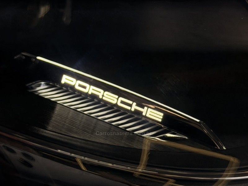 PORSCHE 911 3.0 CARRERA COUPÉ 2025/2026 GRIFFCAR MULTIMARCAS DOIS IRMÃOS / Carros no Vale