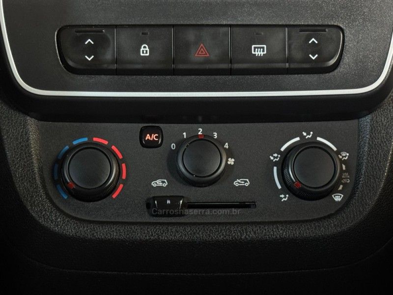 RENAULT KWID 1.0 12V SCE ZEN 2018/2019 GRIFFCAR MULTIMARCAS DOIS IRMÃOS / Carros no Vale RENAULT KWID 1.0 12V SCE ZEN 2018/2019 GRIFFCAR MULTIMARCAS DOIS IRMÃOS / Carros no Vale