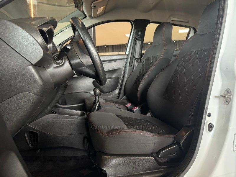 RENAULT KWID 1.0 12V SCE ZEN 2018/2019 GRIFFCAR MULTIMARCAS DOIS IRMÃOS / Carros no Vale RENAULT KWID 1.0 12V SCE ZEN 2018/2019 GRIFFCAR MULTIMARCAS DOIS IRMÃOS / Carros no Vale