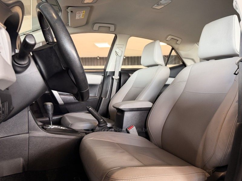 TOYOTA COROLLA 1.8 GLI 16V 2016/2017 GRIFFCAR MULTIMARCAS DOIS IRMÃOS / Carros no Vale