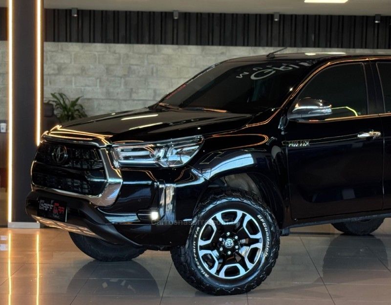 TOYOTA HILUX 2.8 SRX 4X4 CD 16V 2020/2021 GRIFFCAR MULTIMARCAS DOIS IRMÃOS / Carros no Vale