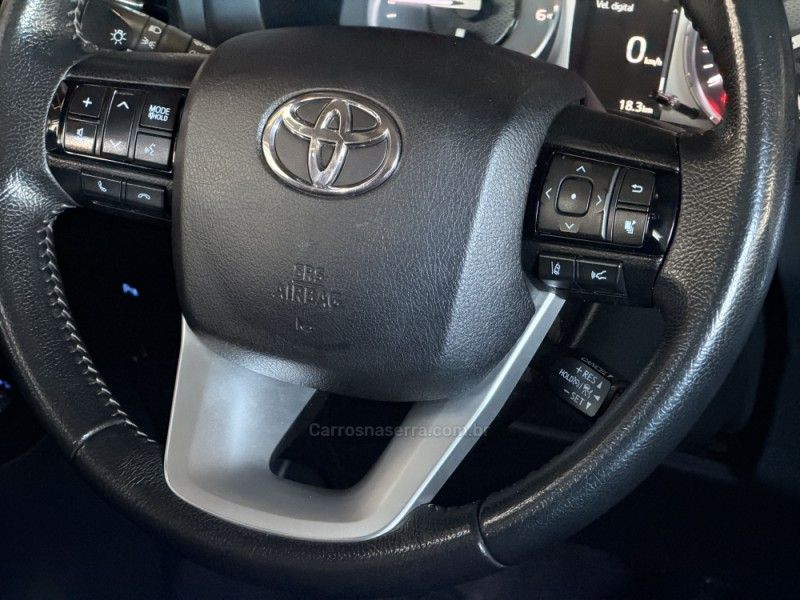 TOYOTA HILUX 2.8 SRX 4X4 CD 16V 2020/2021 GRIFFCAR MULTIMARCAS DOIS IRMÃOS / Carros no Vale