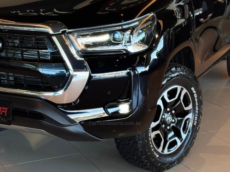 TOYOTA HILUX 2.8 SRX 4X4 CD 16V 2020/2021 GRIFFCAR MULTIMARCAS DOIS IRMÃOS / Carros no Vale