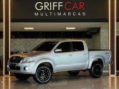 TOYOTA HILUX 3.0 SRV 4X4 CD 16V TURBO INTERCOOLER 2014/2014 GRIFFCAR MULTIMARCAS DOIS IRMÃOS / Carros no Vale