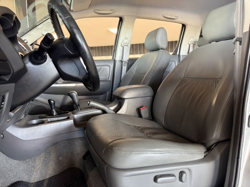 TOYOTA HILUX 3.0 SRV 4X4 CD 16V TURBO INTERCOOLER 2014/2014 GRIFFCAR MULTIMARCAS DOIS IRMÃOS / Carros no Vale