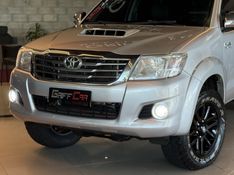 TOYOTA HILUX 3.0 SRV 4X4 CD 16V TURBO INTERCOOLER 2014/2014 GRIFFCAR MULTIMARCAS DOIS IRMÃOS / Carros no Vale