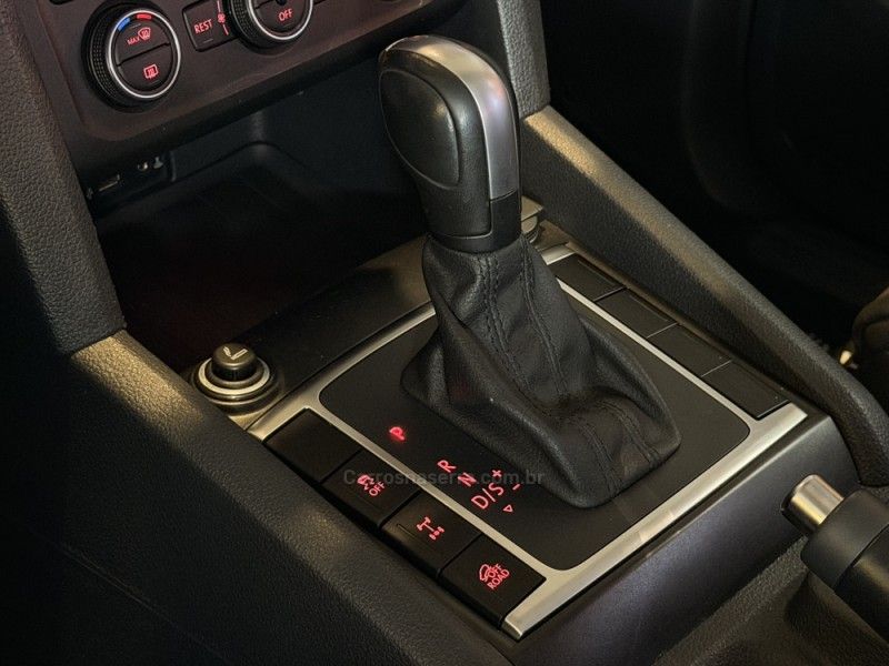 VOLKSWAGEN AMAROK 2.0 HIGHLINE 4X4 CD 16V TURBO INTERCOOLER 2019/2020 GRIFFCAR MULTIMARCAS DOIS IRMÃOS / Carros no Vale