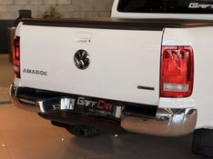 VOLKSWAGEN AMAROK 2.0 HIGHLINE 4X4 CD 16V TURBO INTERCOOLER 2019/2020 GRIFFCAR MULTIMARCAS DOIS IRMÃOS / Carros no Vale