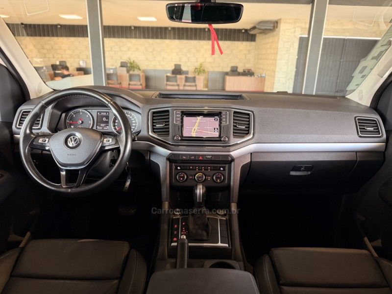 VOLKSWAGEN AMAROK 2.0 HIGHLINE 4X4 CD 16V TURBO INTERCOOLER 2019/2020 GRIFFCAR MULTIMARCAS DOIS IRMÃOS / Carros no Vale