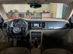 VOLKSWAGEN FUSCA 2.0 TSI 16V R-LINE 2013/2014 GRIFFCAR MULTIMARCAS DOIS IRMÃOS / Carros no Vale