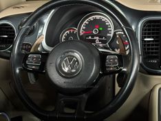 VOLKSWAGEN FUSCA 2.0 TSI 16V R-LINE 2013/2014 GRIFFCAR MULTIMARCAS DOIS IRMÃOS / Carros no Vale